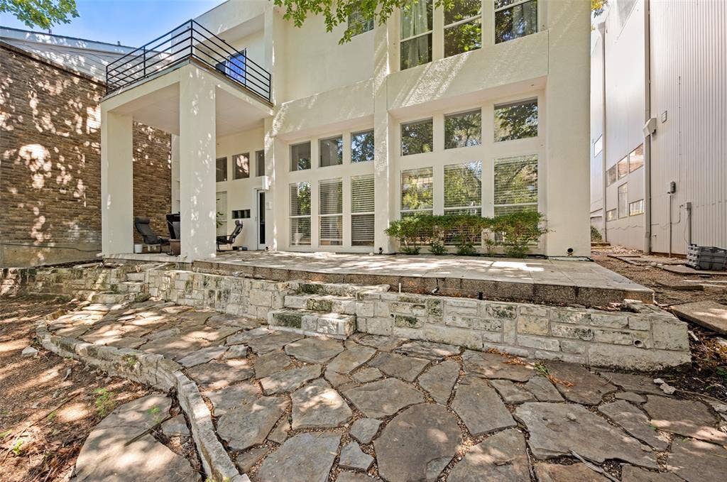 9123 Chapel Valley Road, Dallas, TX 75220
