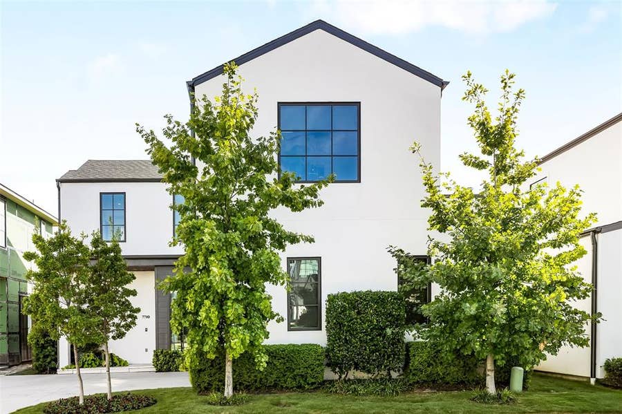 Property photo for 7710 Chatsworth Place, Dallas, TX