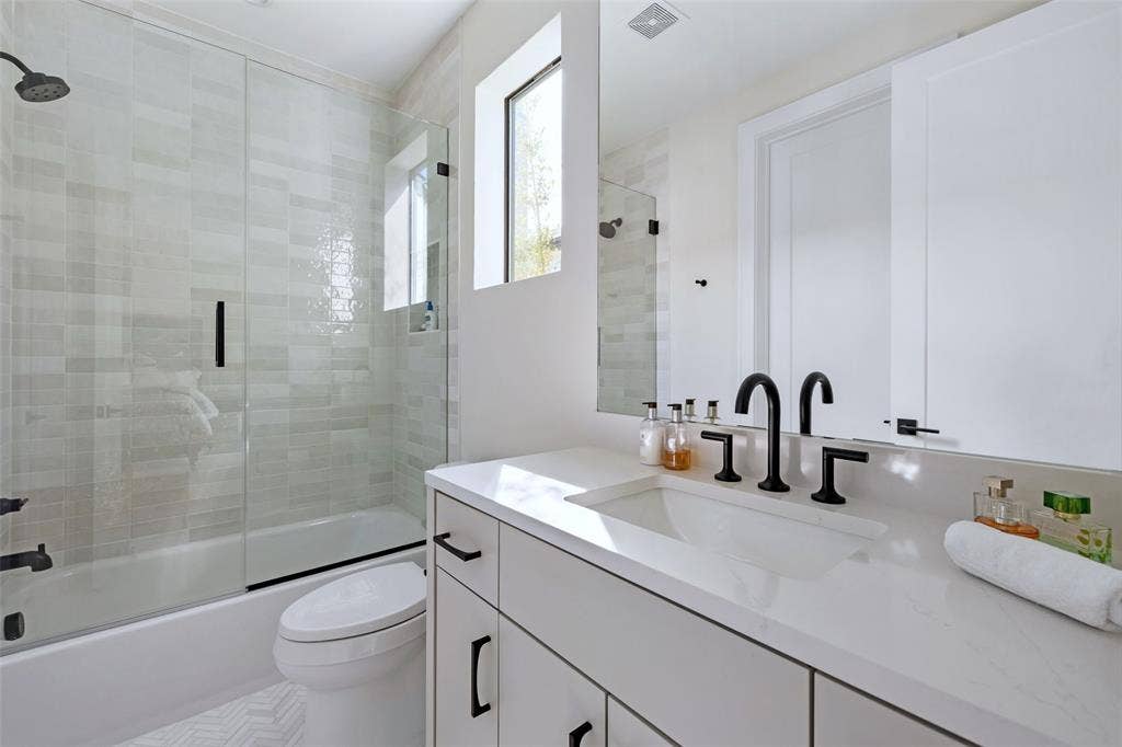 7710 Chatsworth Place, Dallas, TX 75230 7710 Chatsworth Place, Dallas, TX 75230