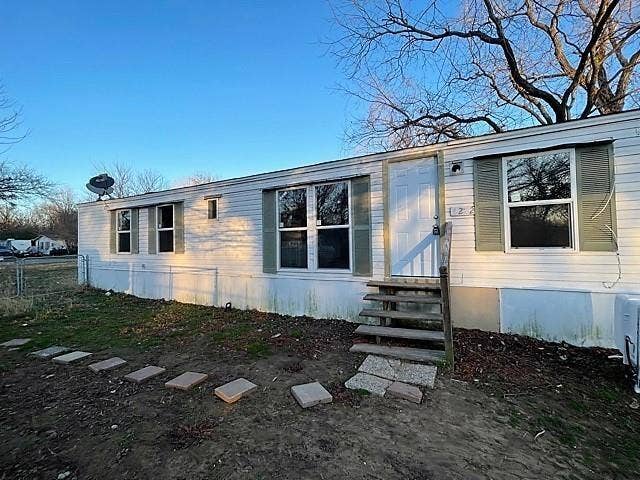 Property photo for 2202 Railroad Boulevard, Denison, TX