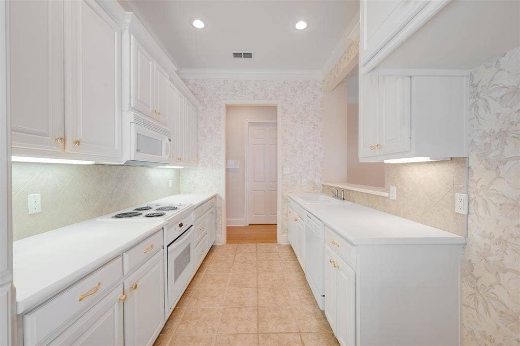 2417 Homestead Lane, Tyler, TX 75701