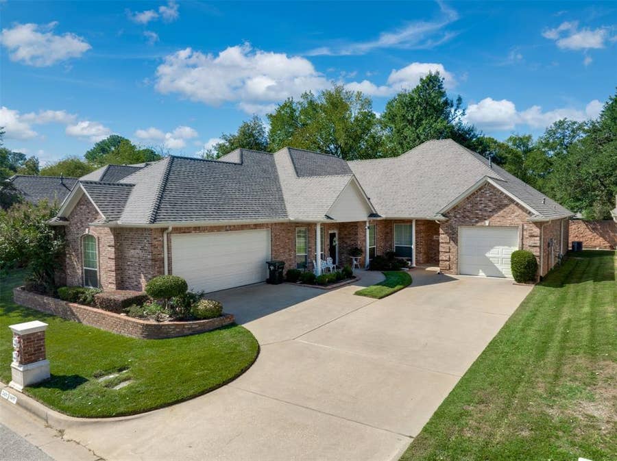 Property photo for 2417 Homestead Lane, Tyler, TX
