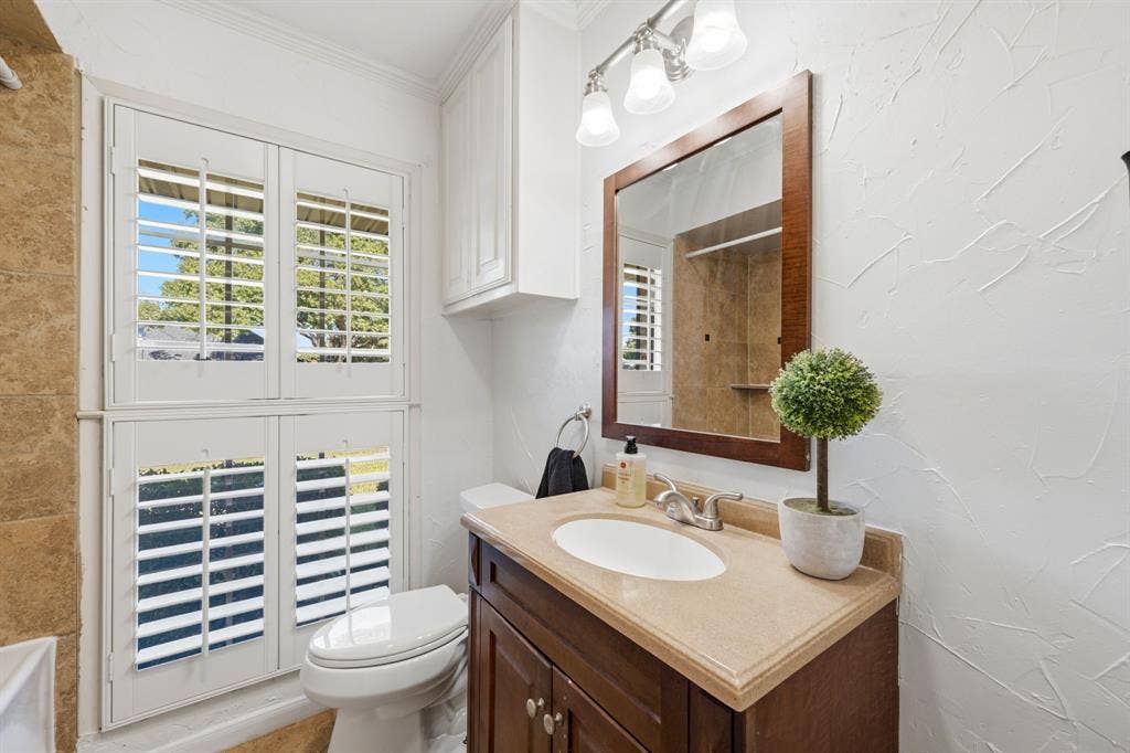 601 Winchester Drive, Richardson, TX 75080 601 Winchester Drive, Richardson, TX 75080