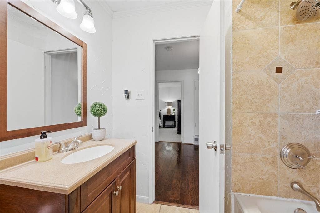 601 Winchester Drive, Richardson, TX 75080 601 Winchester Drive, Richardson, TX 75080