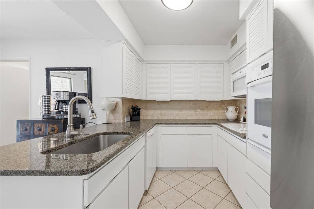 601 Winchester Drive, Richardson, TX 75080 601 Winchester Drive, Richardson, TX 75080