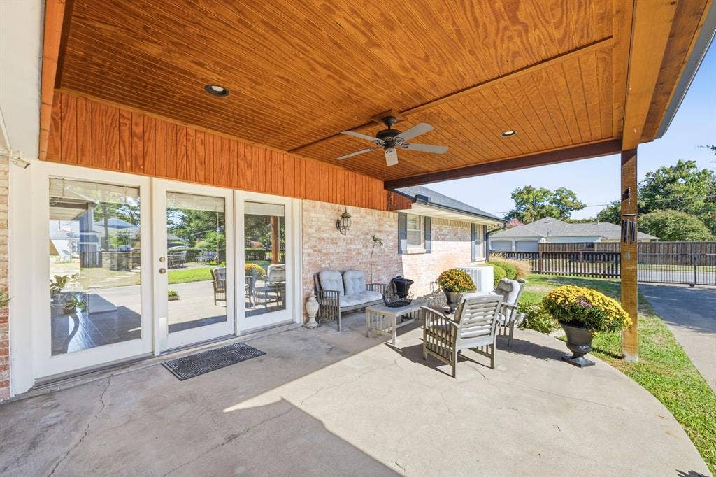 601 Winchester Drive, Richardson, TX 75080 601 Winchester Drive, Richardson, TX 75080