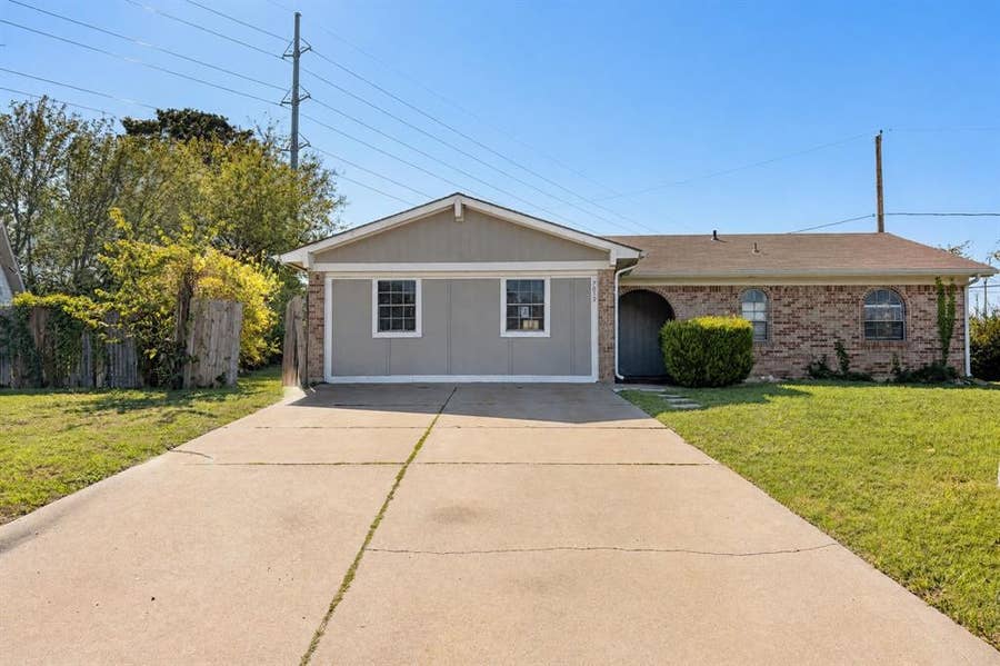 Property photo for 7012 Candlewick Court, Forest Hill, TX