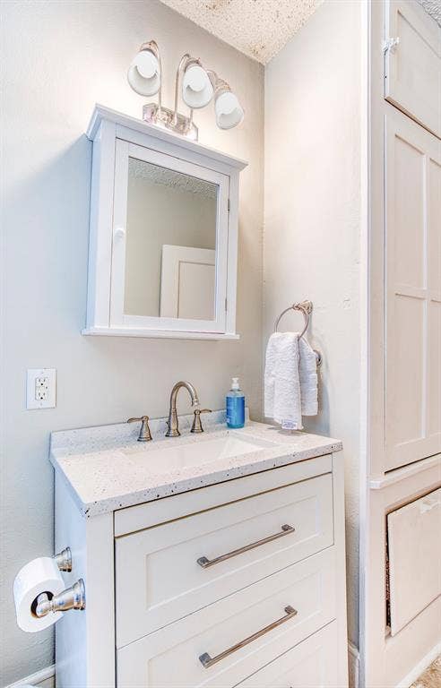 413 N Winnetka Avenue, Dallas, TX 75208 413 N Winnetka Avenue, Dallas, TX 75208