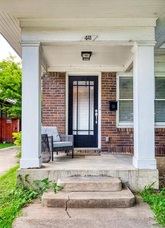413 N Winnetka Avenue, Dallas, TX 75208 413 N Winnetka Avenue, Dallas, TX 75208