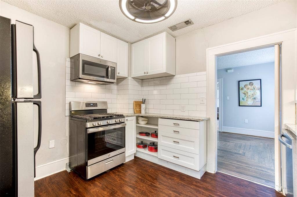 413 N Winnetka Avenue, Dallas, TX 75208 413 N Winnetka Avenue, Dallas, TX 75208