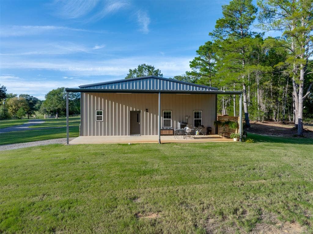 22080 County Road 4117, Frankston, TX 75763