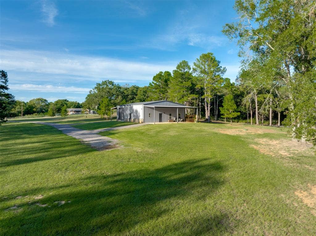 22080 County Road 4117, Frankston, TX 75763
