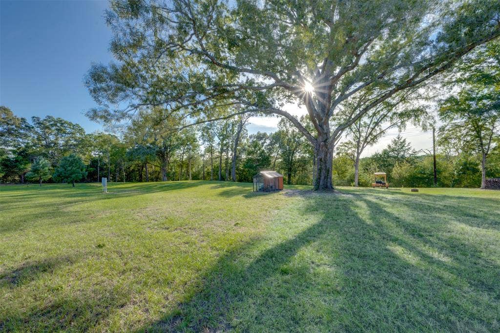22080 County Road 4117, Frankston, TX 75763