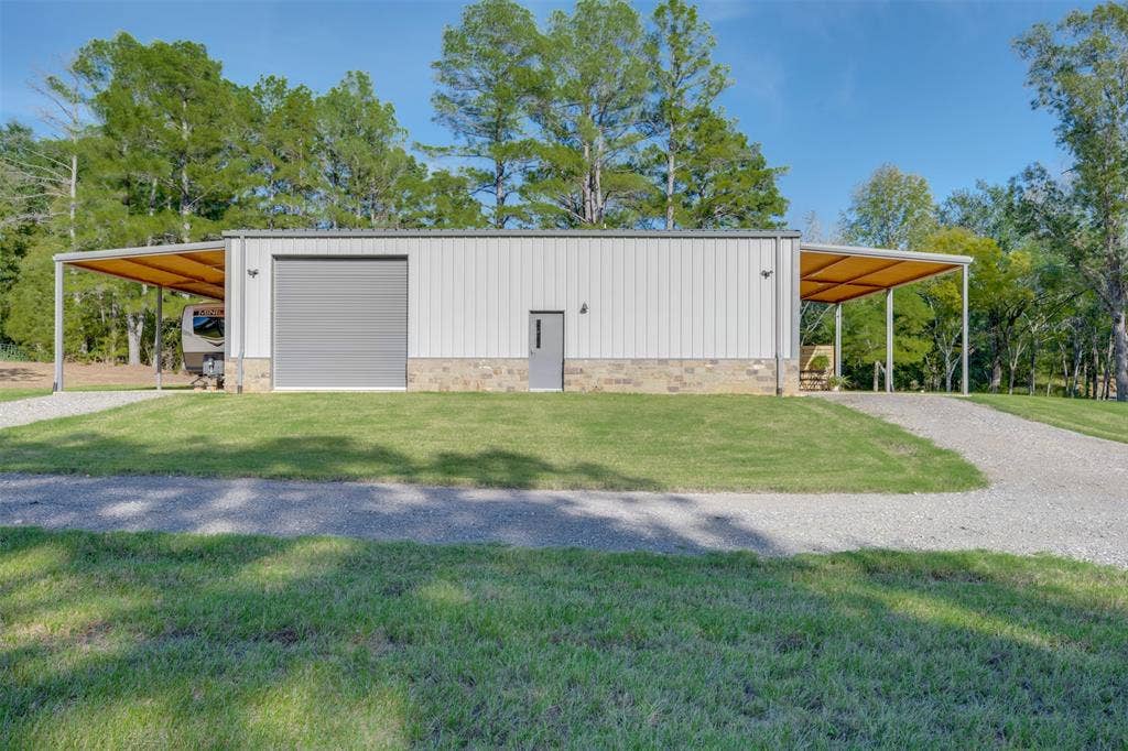 22080 County Road 4117, Frankston, TX 75763