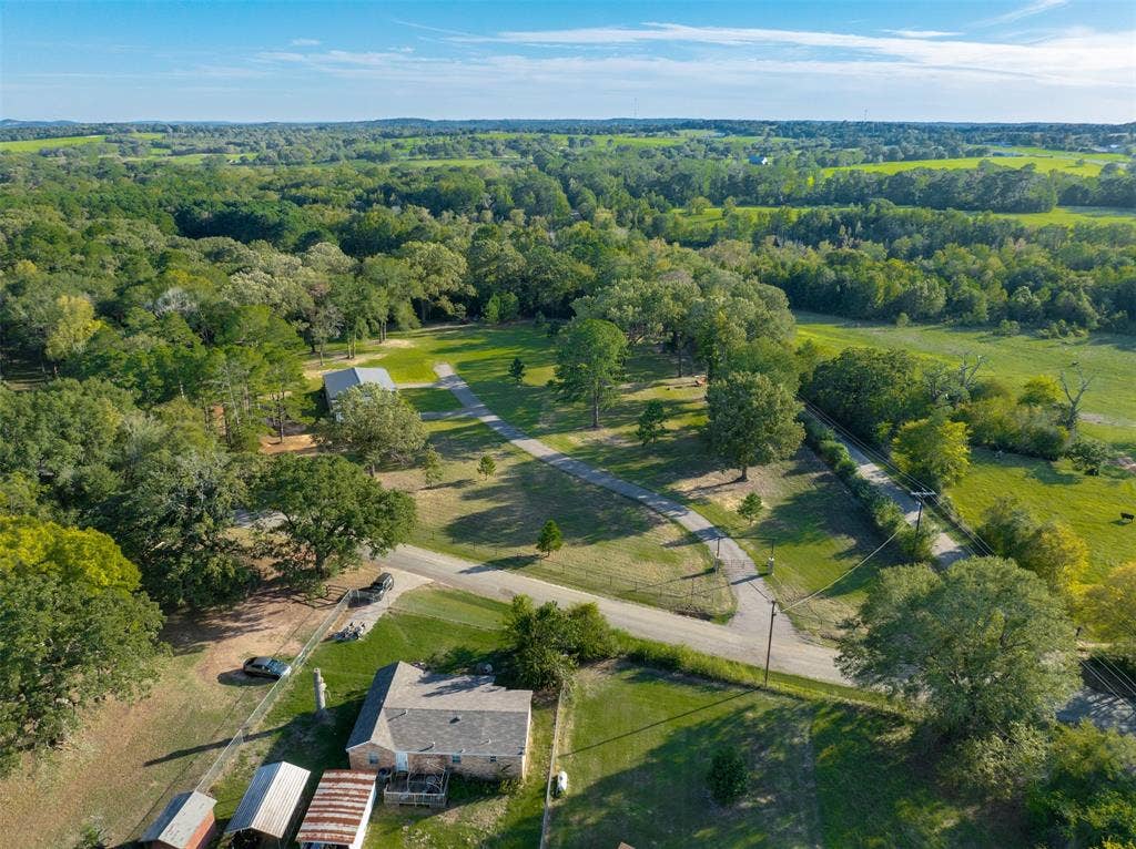 22080 County Road 4117, Frankston, TX 75763