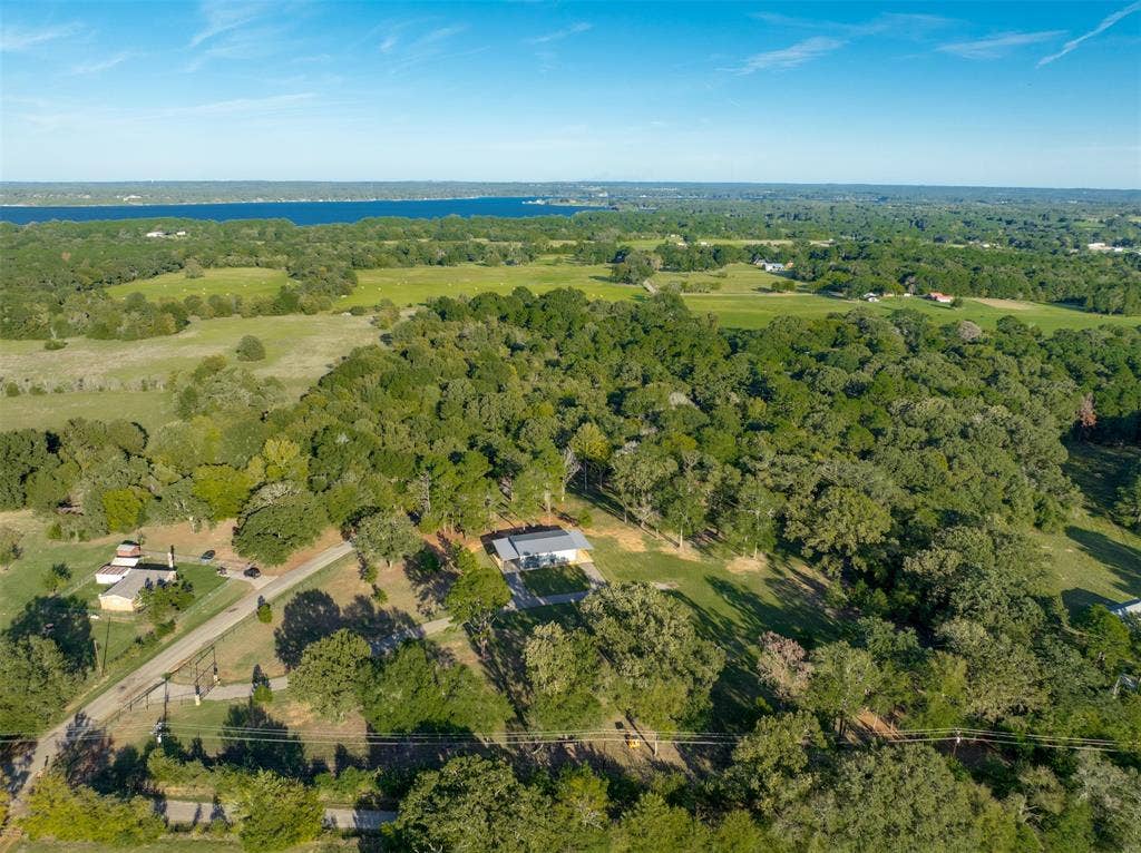 22080 County Road 4117, Frankston, TX 75763