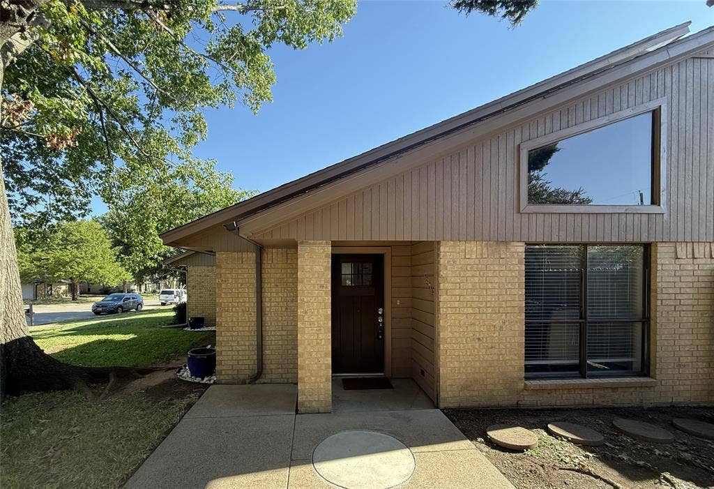 1803 W Jamestown Drive, Ennis, TX 75119 1803 W Jamestown Drive, Ennis, TX 75119