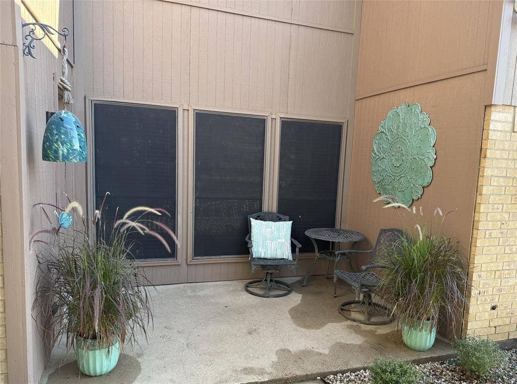 1803 W Jamestown Drive, Ennis, TX 75119 1803 W Jamestown Drive, Ennis, TX 75119