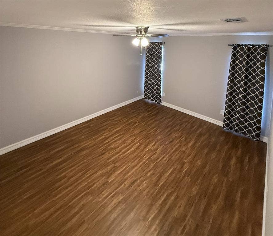 1803 W Jamestown Drive, Ennis, TX 75119 1803 W Jamestown Drive, Ennis, TX 75119