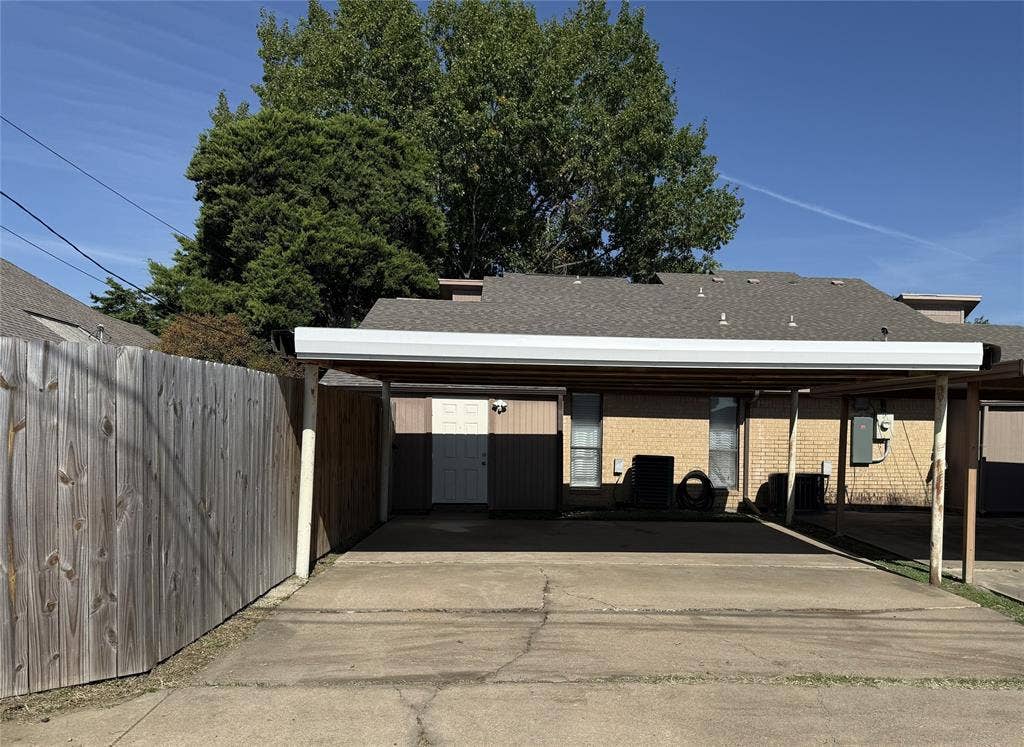 1803 W Jamestown Drive, Ennis, TX 75119 1803 W Jamestown Drive, Ennis, TX 75119