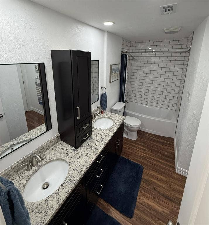 1803 W Jamestown Drive, Ennis, TX 75119 1803 W Jamestown Drive, Ennis, TX 75119