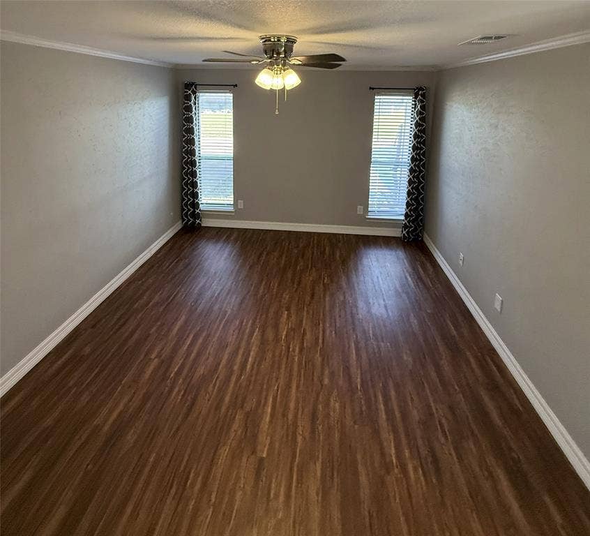 1803 W Jamestown Drive, Ennis, TX 75119 1803 W Jamestown Drive, Ennis, TX 75119