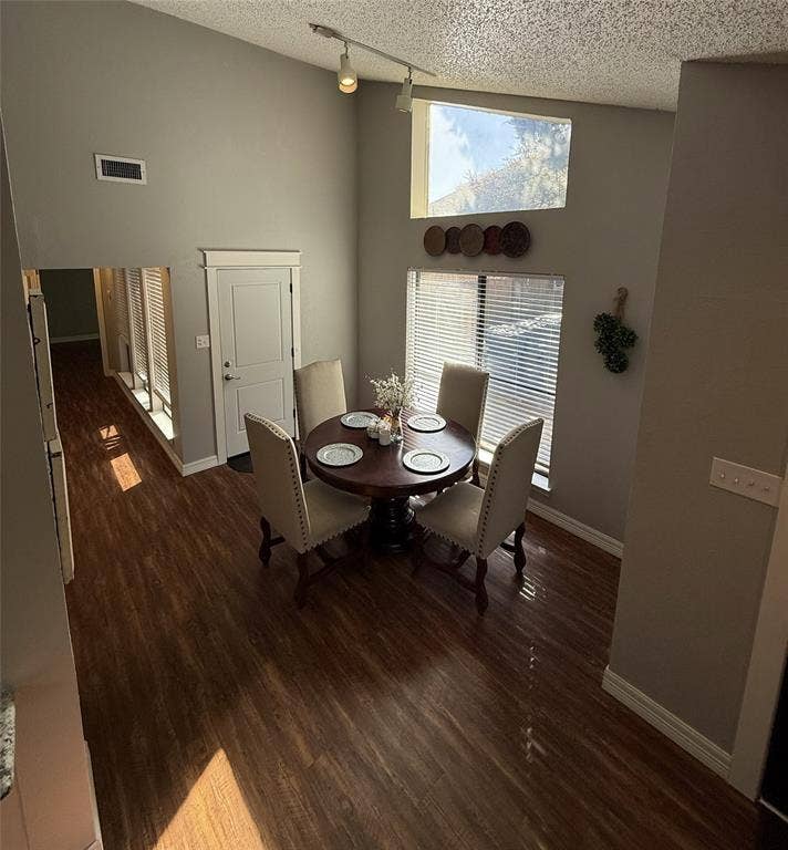 1803 W Jamestown Drive, Ennis, TX 75119 1803 W Jamestown Drive, Ennis, TX 75119
