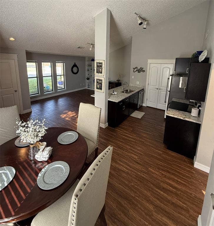 1803 W Jamestown Drive, Ennis, TX 75119 1803 W Jamestown Drive, Ennis, TX 75119