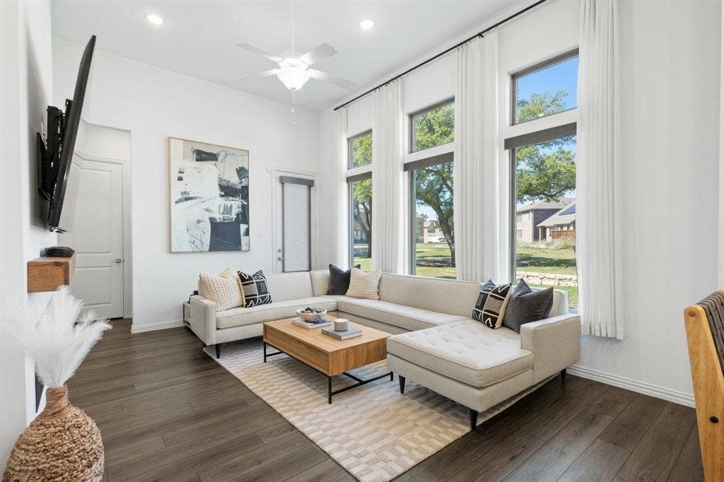 219 Harper Street, Irving, TX 75063