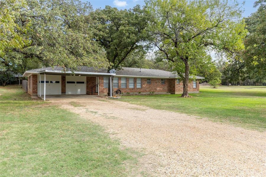 Property photo for 140 McMakin Road, Double Oak, TX