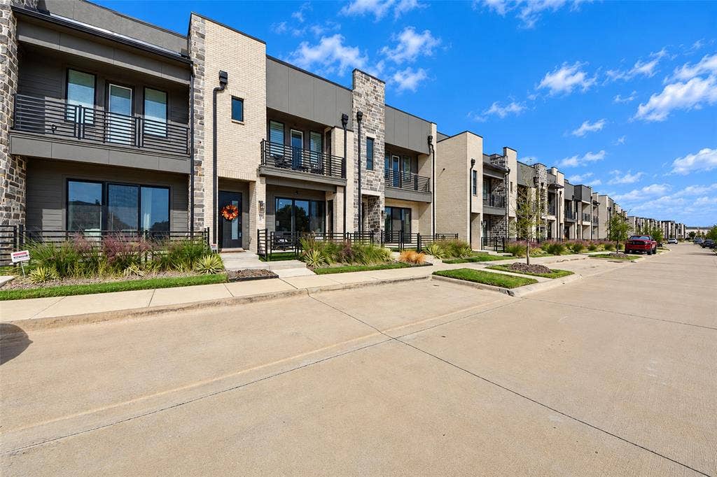 1272 Daybreak Drive, Allen, TX 75013 1272 Daybreak Drive, Allen, TX 75013