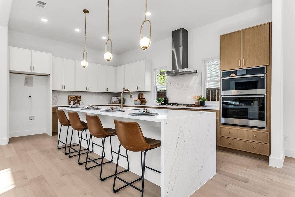 4631 Junius Street, Dallas, TX 75246 4631 Junius Street, Dallas, TX 75246