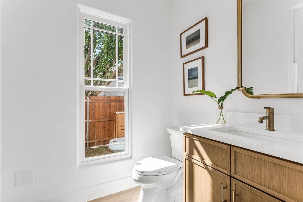 4631 Junius Street, Dallas, TX 75246 Powder bath downstairs