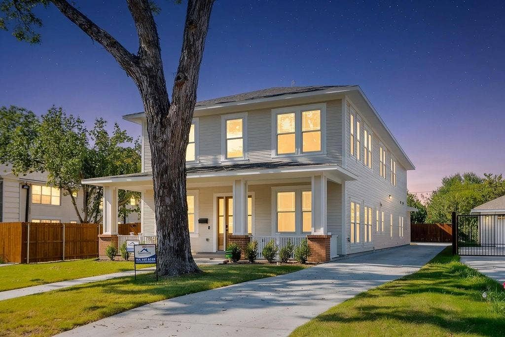 4631 Junius Street, Dallas, TX 75246 Stunning Craftsman curb appeal at dusk, new construction inside Dallas’ Historic Conservation District