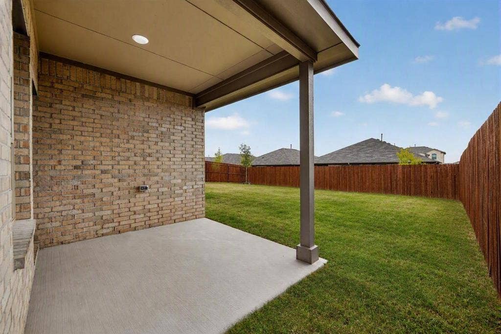 1504 SHELDON Drive, DeSoto, TX 75115