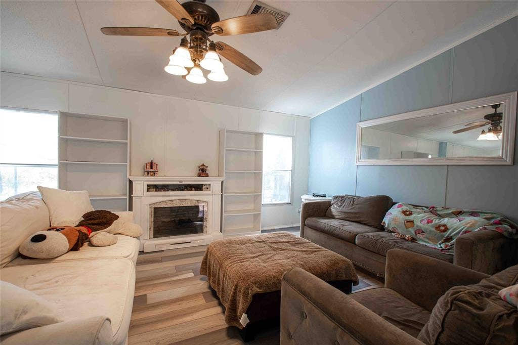 14160 Clark Lane, Wills Point, TX 75169 14160 Clark Lane, Wills Point, TX 75169
