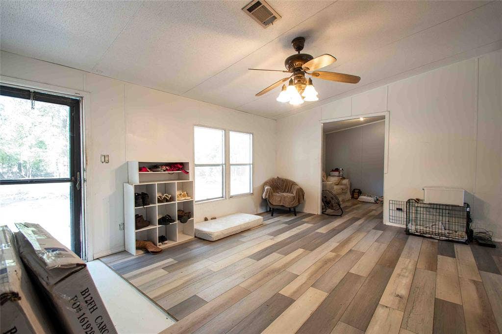 14160 Clark Lane, Wills Point, TX 75169 Entryway