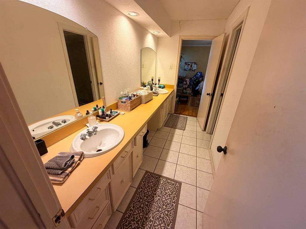 301 San Mateo Court, Irving, TX 75062