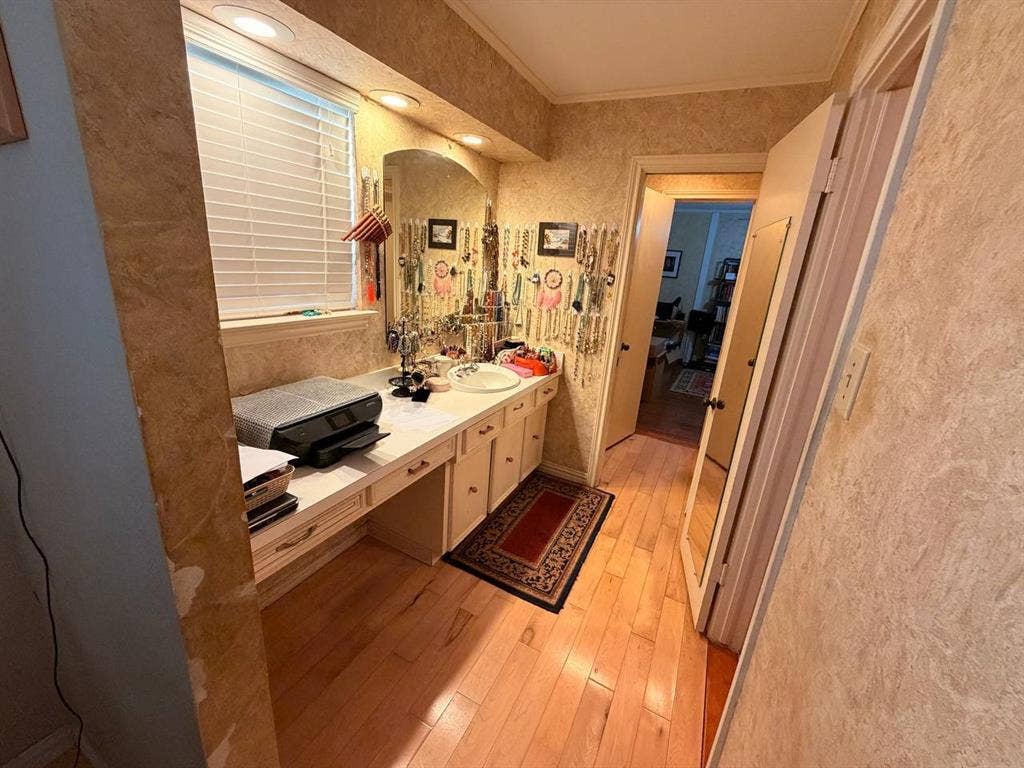 301 San Mateo Court, Irving, TX 75062