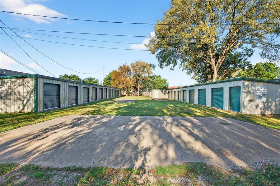 Property photo for 104 S Commercial Street, Bells, TX
