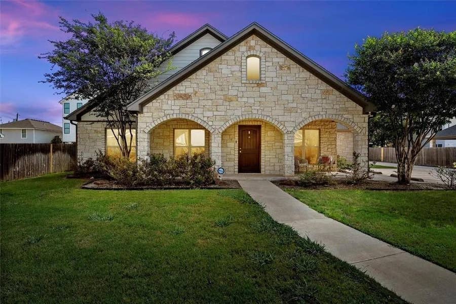 Property photo for 2016 11th, Waco, TX