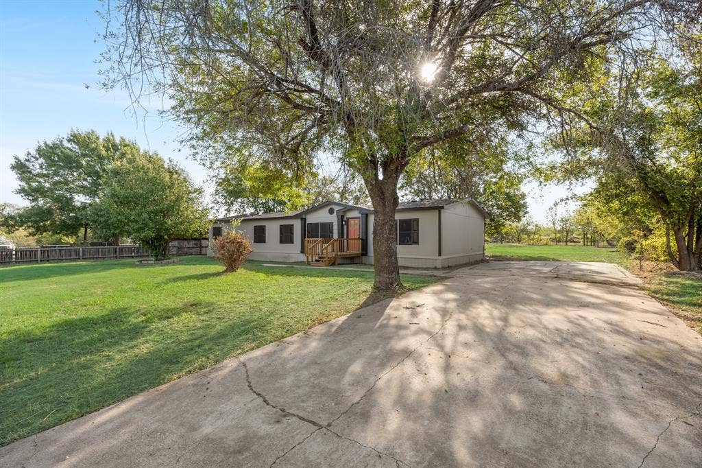 Welcome to 4940 Redbird Trail!
