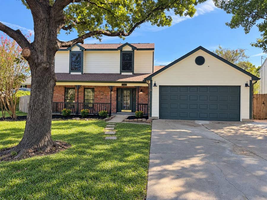 Property photo for 608 Valley Mills Drive, Arlington, TX
