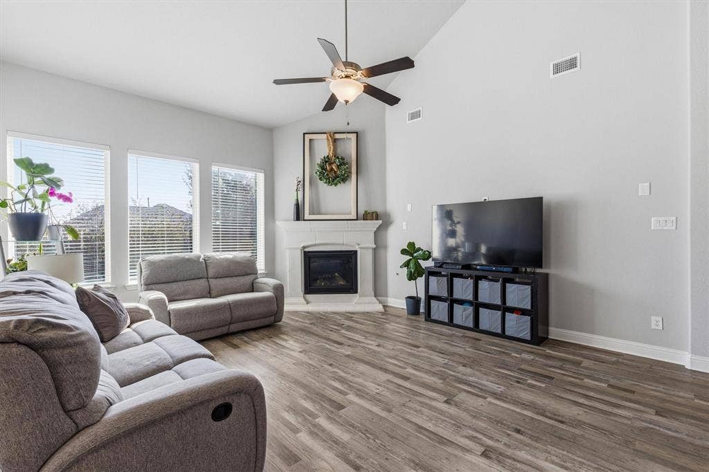 1104 Granger Drive, McKinney, TX 75071 1104 Granger Drive, McKinney, TX 75071