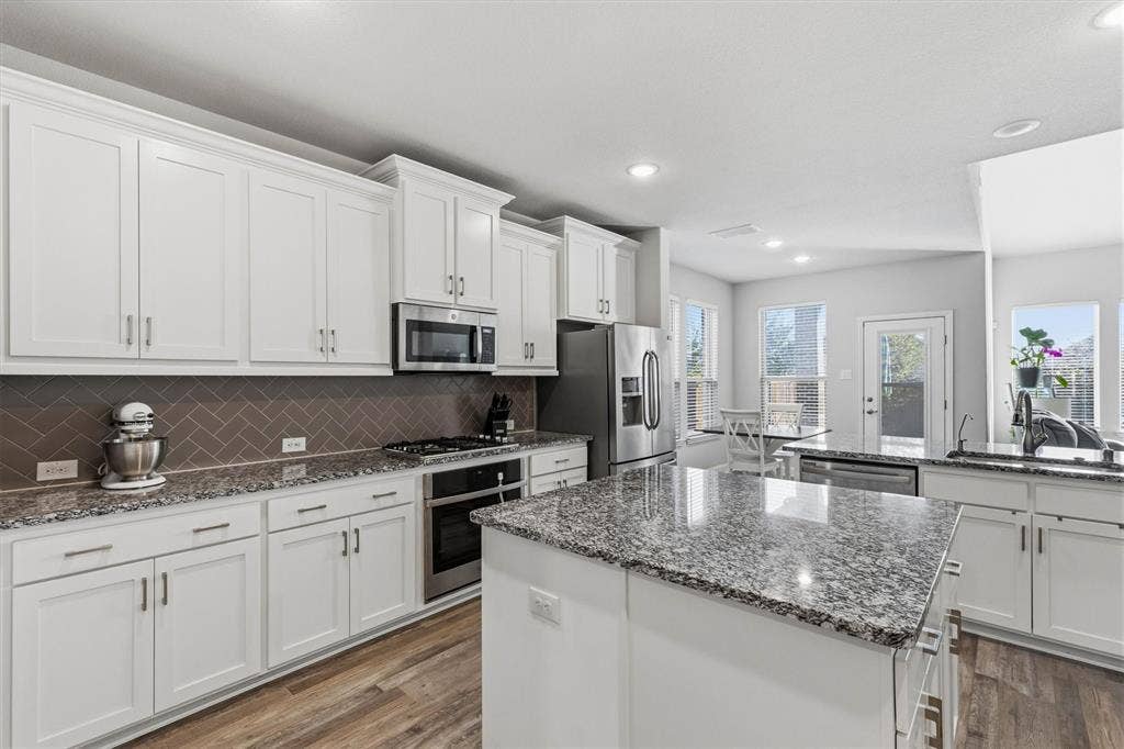 1104 Granger Drive, McKinney, TX 75071 1104 Granger Drive, McKinney, TX 75071