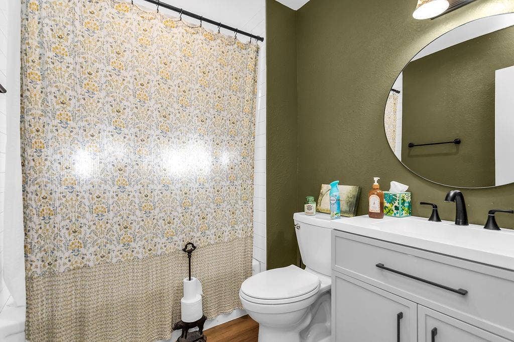 2121 Windy Drive, Garland, TX 75044 2121 Windy Drive, Garland, TX 75044
