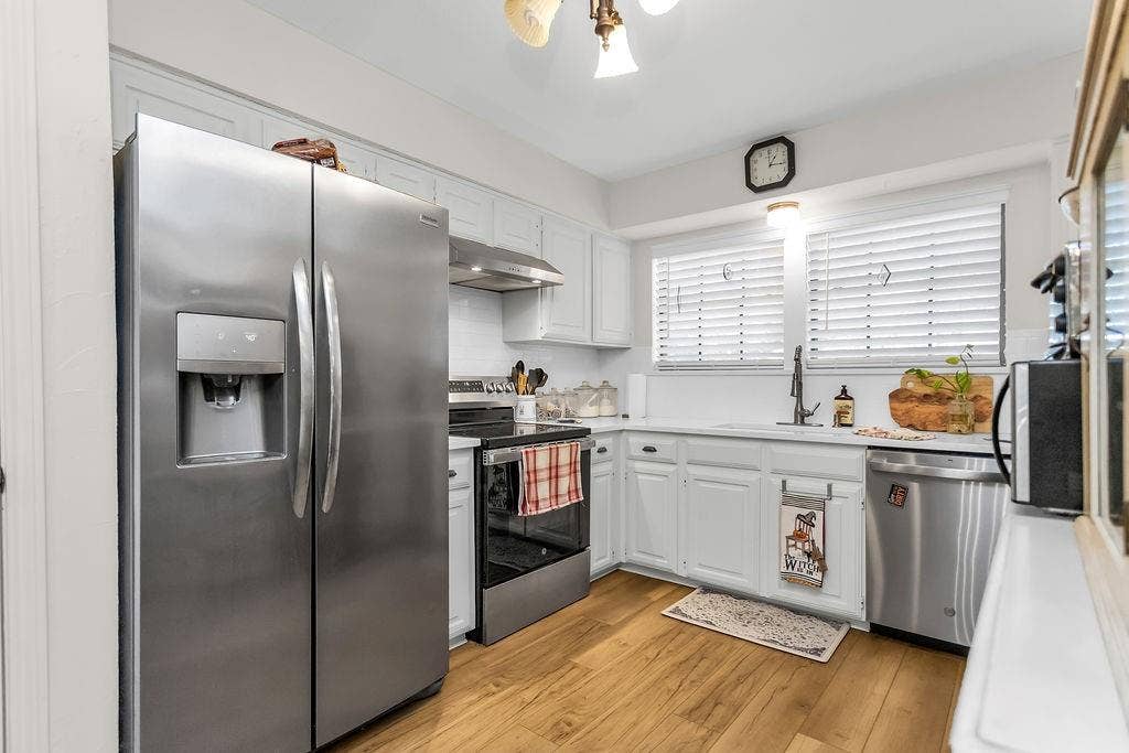 2121 Windy Drive, Garland, TX 75044 2121 Windy Drive, Garland, TX 75044
