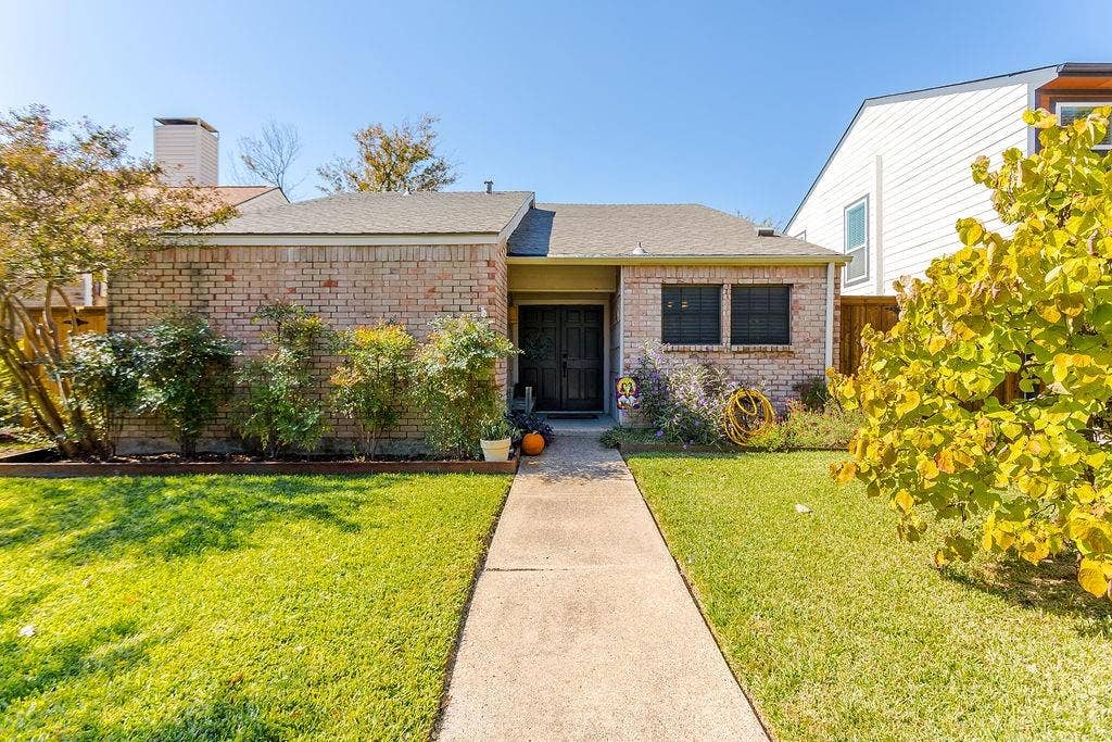 2121 Windy Drive, Garland, TX 75044 2121 Windy Drive, Garland, TX 75044