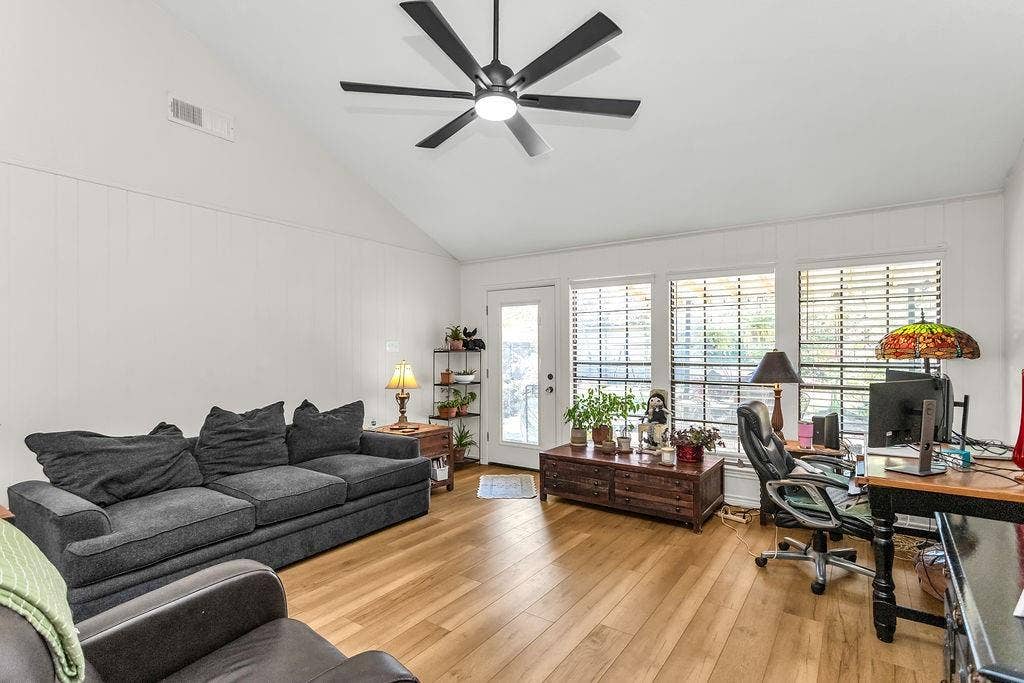 2121 Windy Drive, Garland, TX 75044 2121 Windy Drive, Garland, TX 75044