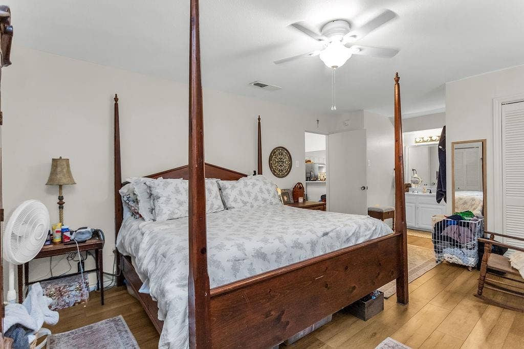 2121 Windy Drive, Garland, TX 75044 2121 Windy Drive, Garland, TX 75044